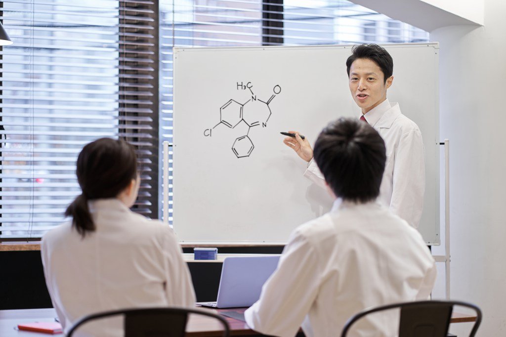 New employee introduced by business manager in seminar