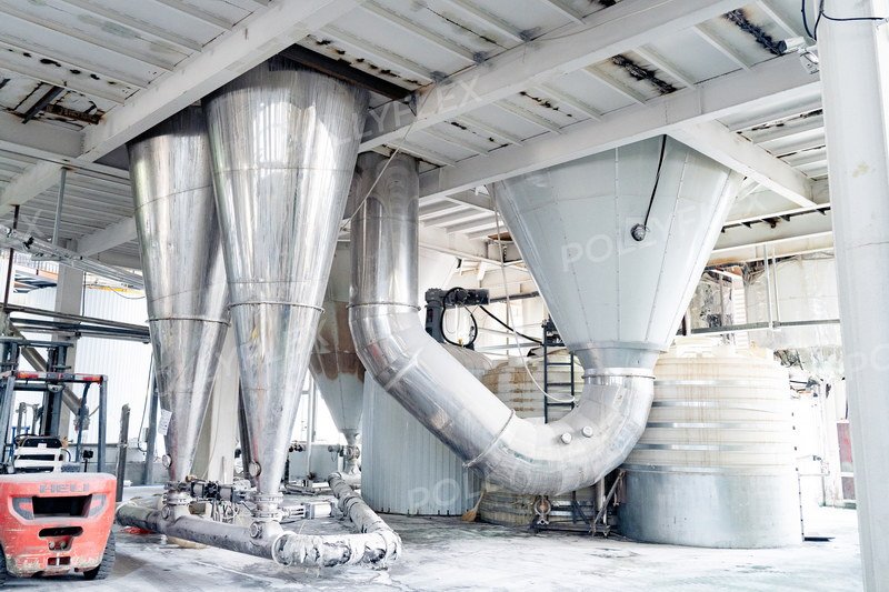 Production towers with energy-efficient insulation