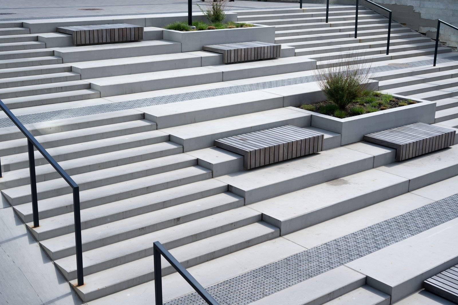 Precast concrete beams manufactured with POLLYFLEX high-performance admixtures