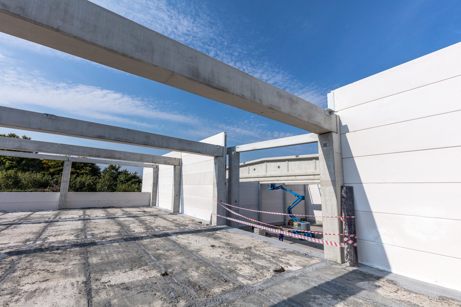Precast concrete manufacturing with Pollyflex superplasticizer
